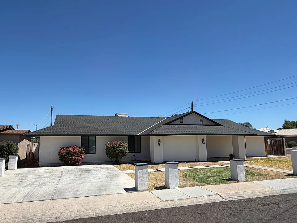 5502 W Frier Dr
