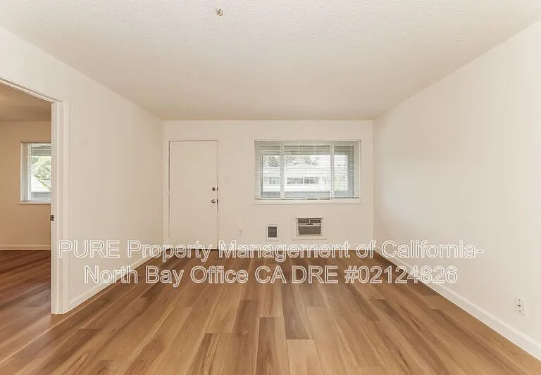 555 Dexter St #E — Photo 17