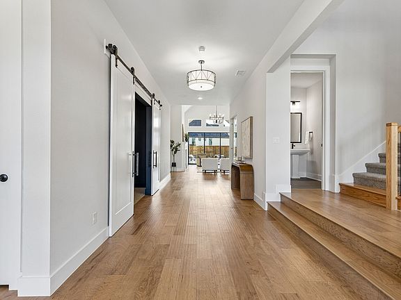 4th image of 4831 Lopiano St