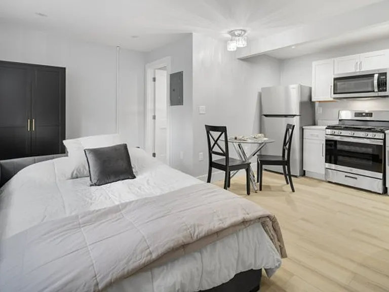 504 Stewart Ave — Photo 42