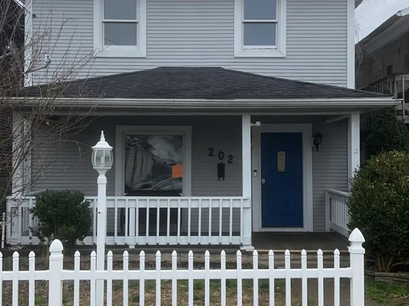 202 Pennsylvania Ave, Nutter Fort, WV 26301