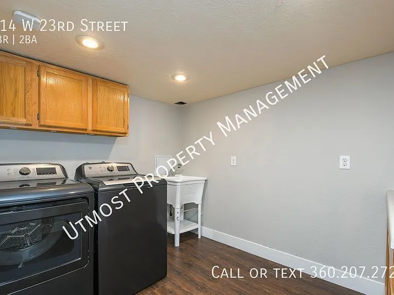 114 W 23rd St — Photo 11