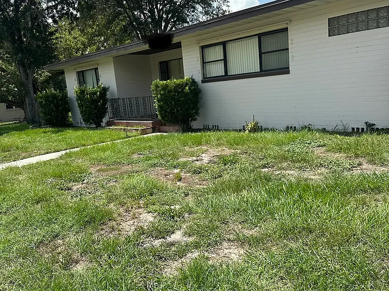 W Beacon Rd — Photo 25