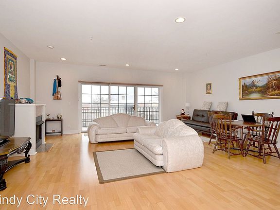 5th image of 4953 Oakton St