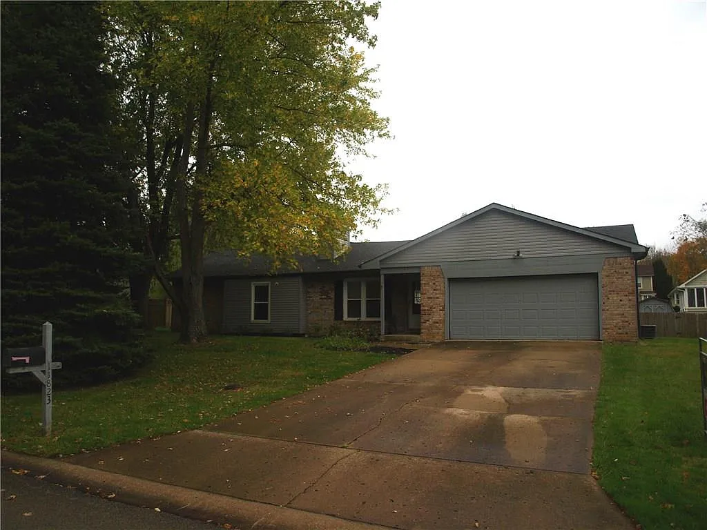 11823 Golf Course Dr photo 1