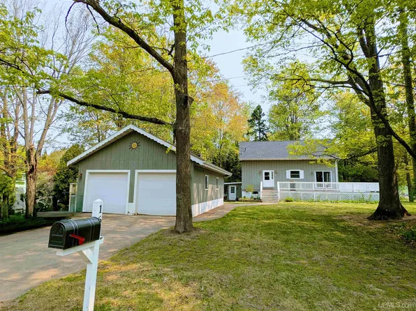 161 Kellogg St, Marquette, MI 49855