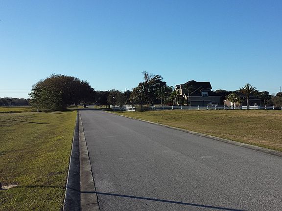 4th image of 205 Alafia Estates Ln