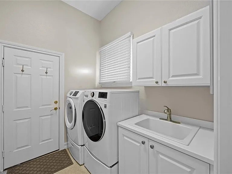 8446 Mallards Way — Photo 25
