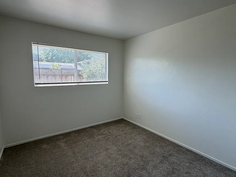 5005 Maiden Ln — Photo 9