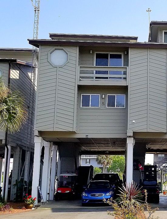 1st image of 23 Harbour Point Dr