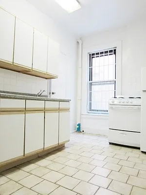 Rented by City Connections Realty | media 35