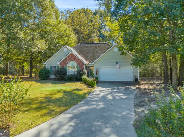 652 Magnolia Dr, Loganville, GA 30052