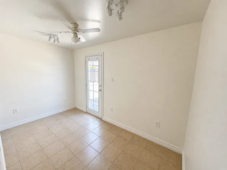 14174 Osborne St — Photo 7