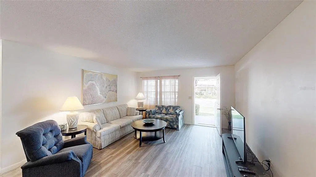 2 bed, 2.0 bath, 1179 sqft, $1,600 — Photo 4