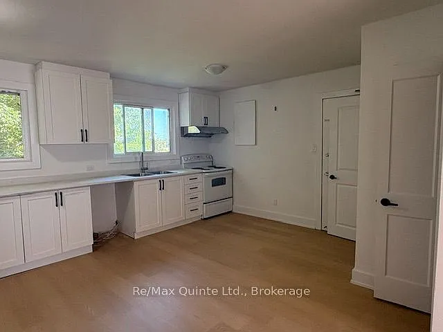 174 Queen St #6 — Photo 4