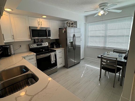 5th image of 2302 Lucaya Ln APT O1