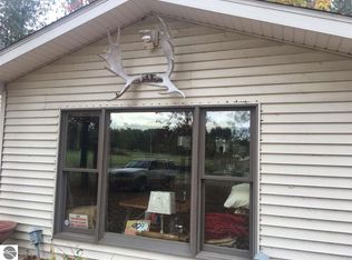 403 E City Limits Rd, Sterling, MI 48659