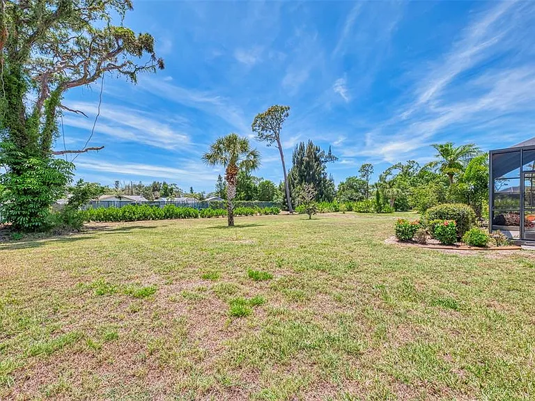 900 Park Place Dr — Photo 61