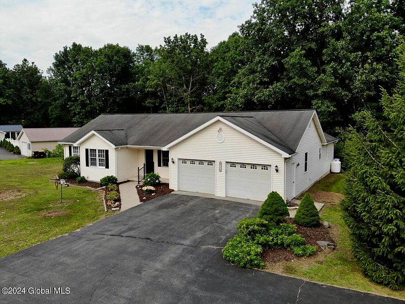 2nd image of 128 Rimbrave Drive