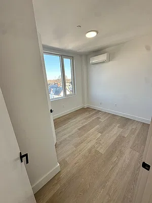Rented by Aron Fried, LREB | media 7