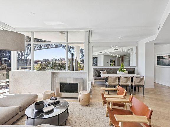 4th image of 303-628 Kinghorne Mews #303