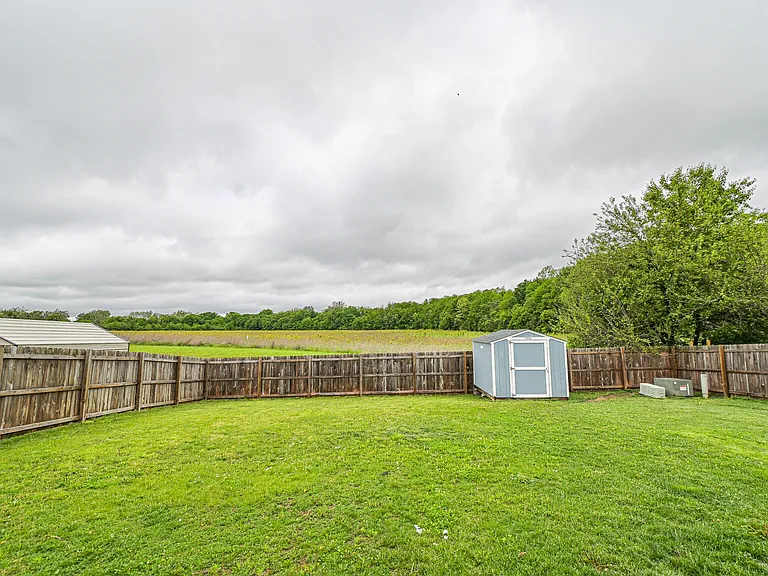 5469 Fairford Ct — Photo 46
