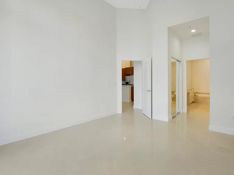 701 S Olive Ave #316 — Photo 28