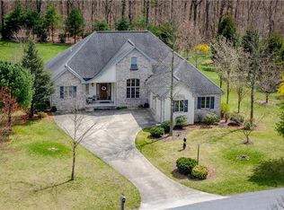 72 S Red Oak Ter, New Ringgold, PA 17960