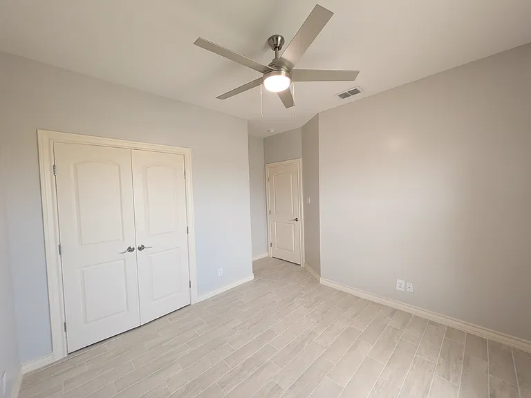 3432 Midtown Cir — Photo 23