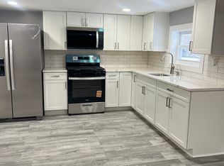 12 Main St APT 3, Annandale, NJ 08801