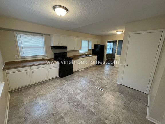 2nd image of 7919 E 47th Ter
