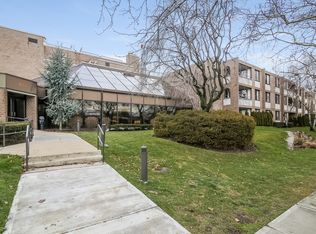 680 W Boston Post Rd, Mamaroneck, NY 10543