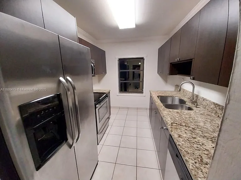5027 SW 139th Ct #5027 — Photo 6