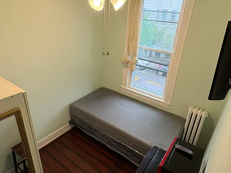 2308 Kerrigan Ave — Photo 2