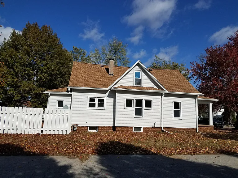 2431 Dillman St — Photo 22