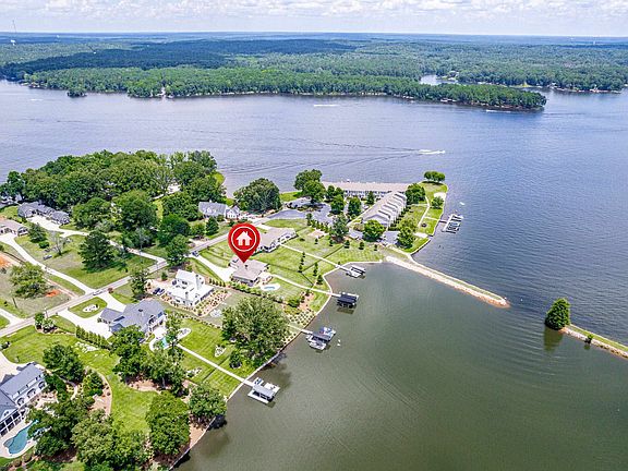 5th image of 160 Lakeview Dr