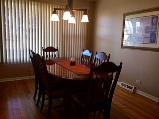 4th image of 264 Bradley Dr