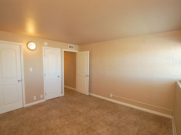 Welcome to Coronado Crossing Modern Comfort in Central Lubbock — Photo 6