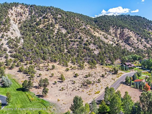 2nd image of 364 Larkspur Dr