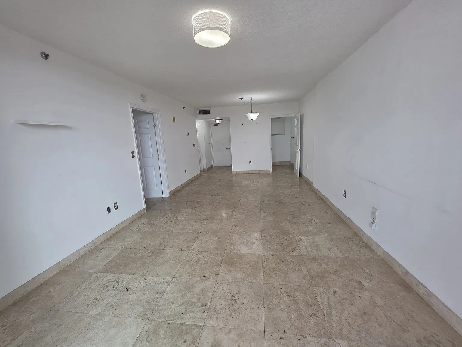 1 bed, 750 sqft, $2,300 — Photo 2