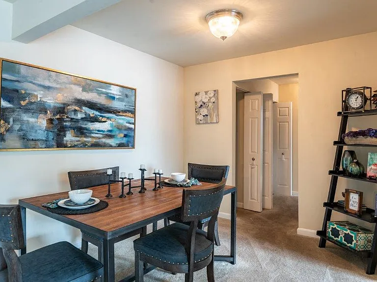 Chesapeake Glen Apartment Homes — Photo 6