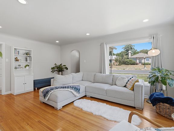 5th image of 1846 E Garfield Ave