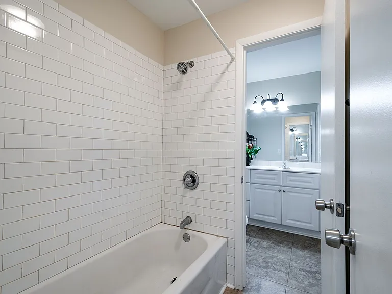 514 N Petway St — Photo 23