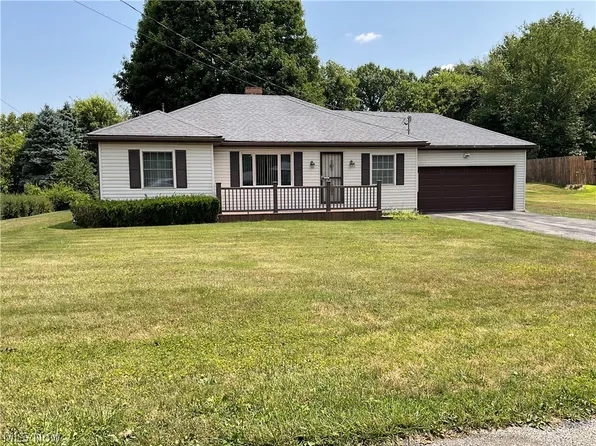 1387 Homestead Dr, East Liverpool, OH 43920