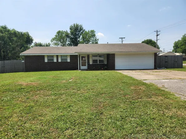 831 W Shawnee Ave, Nowata, OK 74048