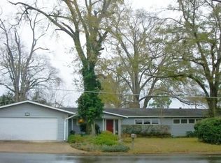 605 Logansport St, Center, TX 75935