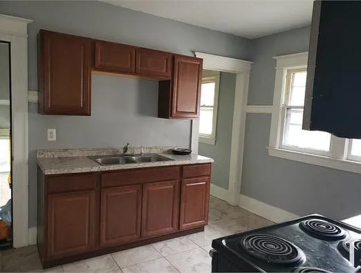264 Avenue C — Photo 10