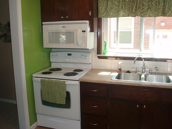 Kitchen - built-in Microwave
