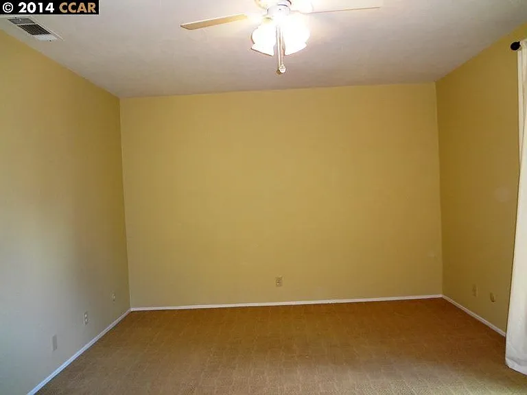 5496 Roundtree Dr — Photo 10