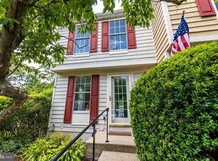 1638 Fieldthorn Dr, Reston, VA 20194